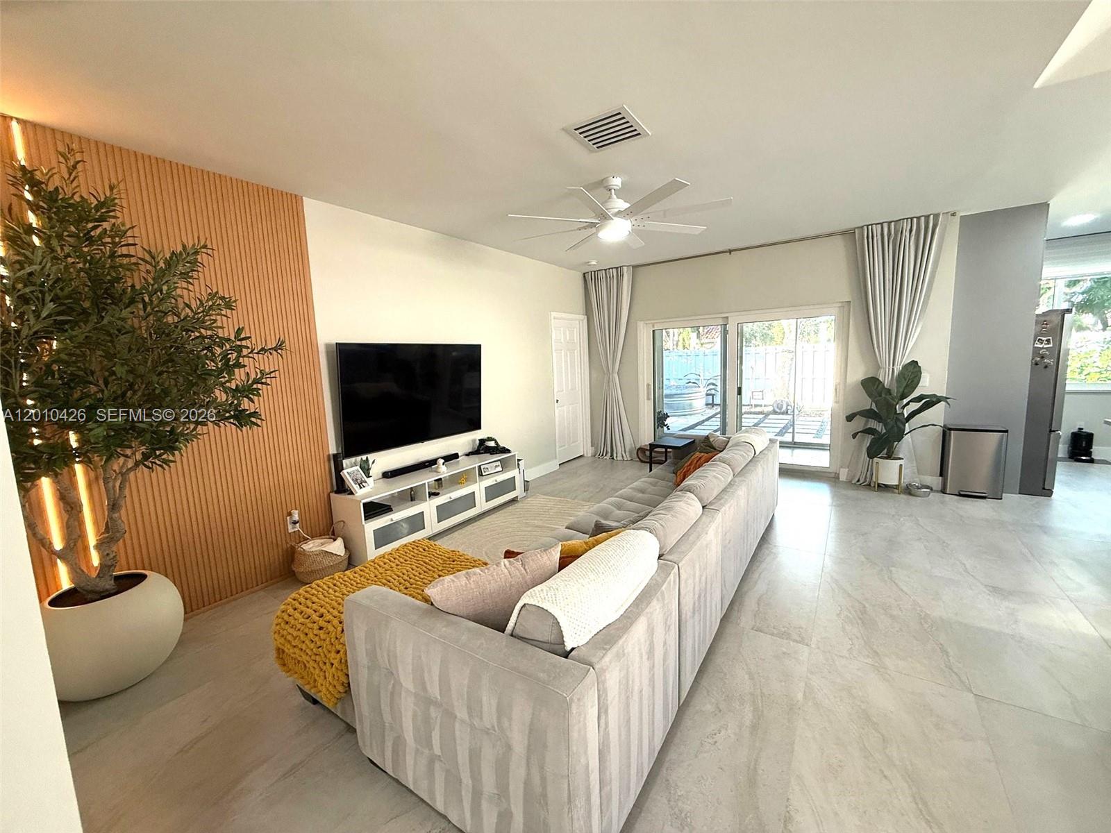 MADISON LAKES - Residential