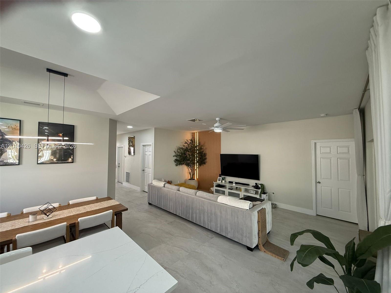 MADISON LAKES - Residential