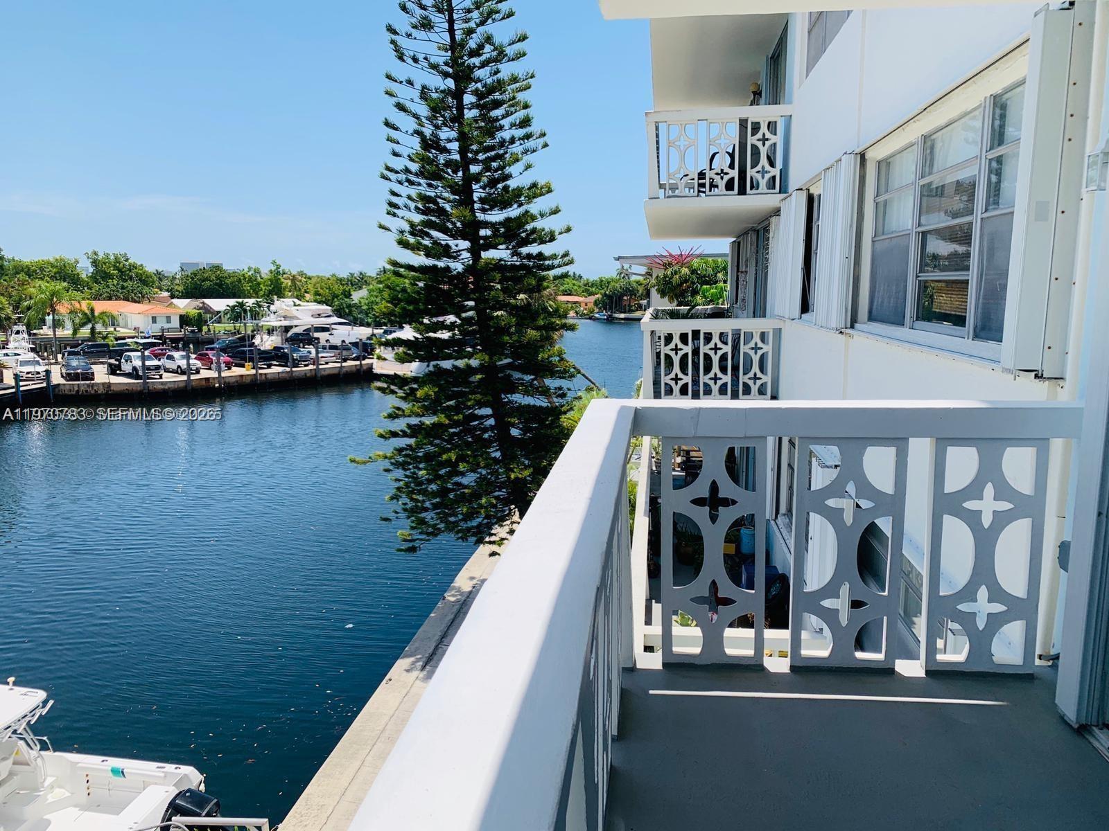 KEYSTONE HARBOR CLUB COND - Residential