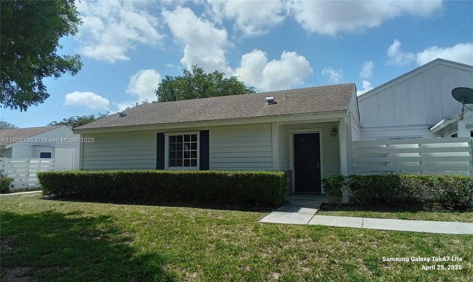 VILG HOMES COUNTRY WALK C - Residential Lease