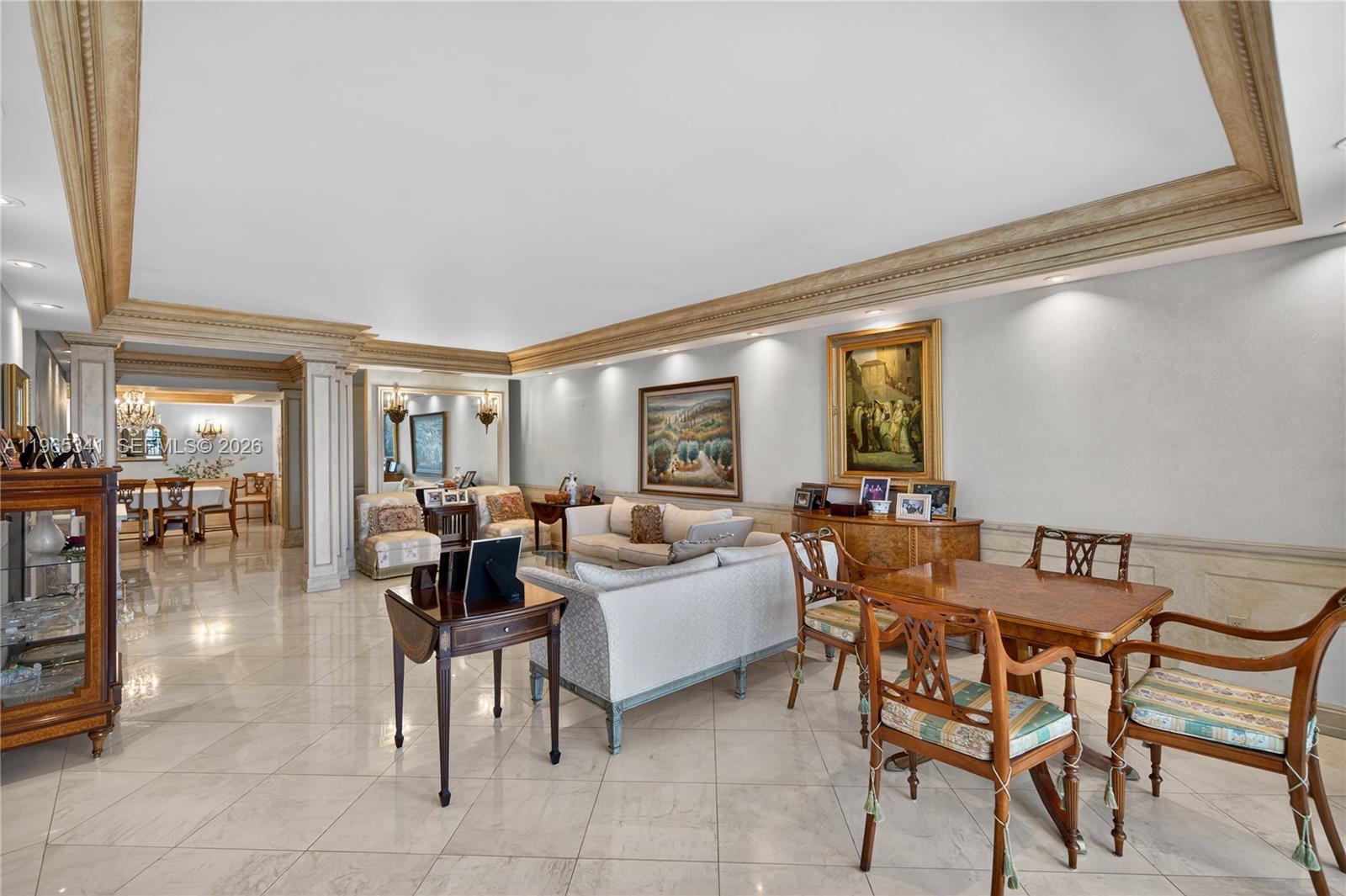 THE CARRIAGE CLUB SOUTH - Residential