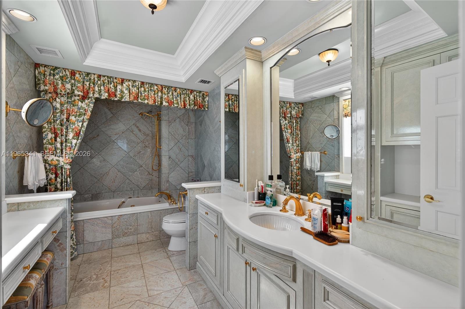 THE CARRIAGE CLUB SOUTH - Residential