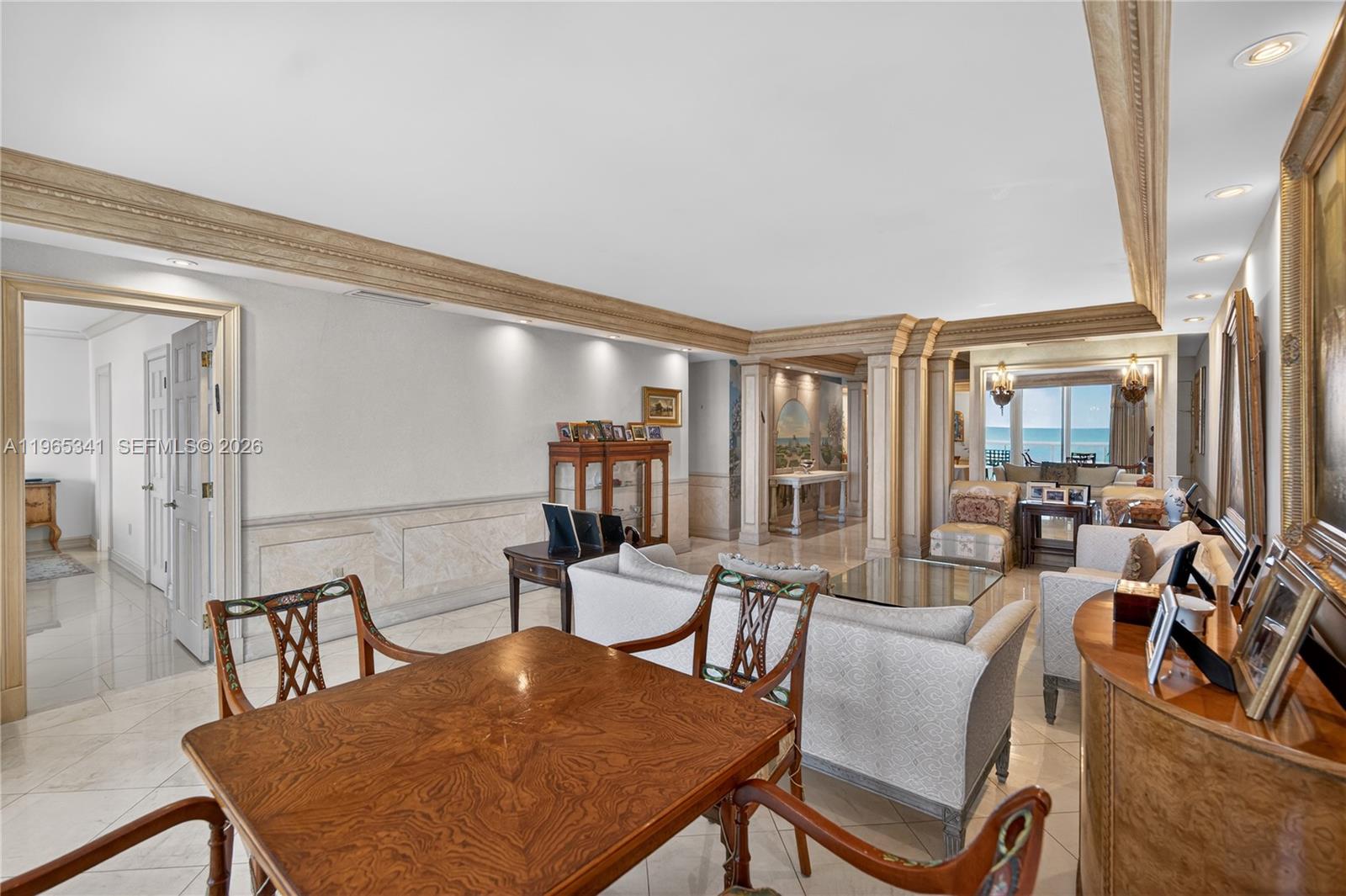 THE CARRIAGE CLUB SOUTH - Residential