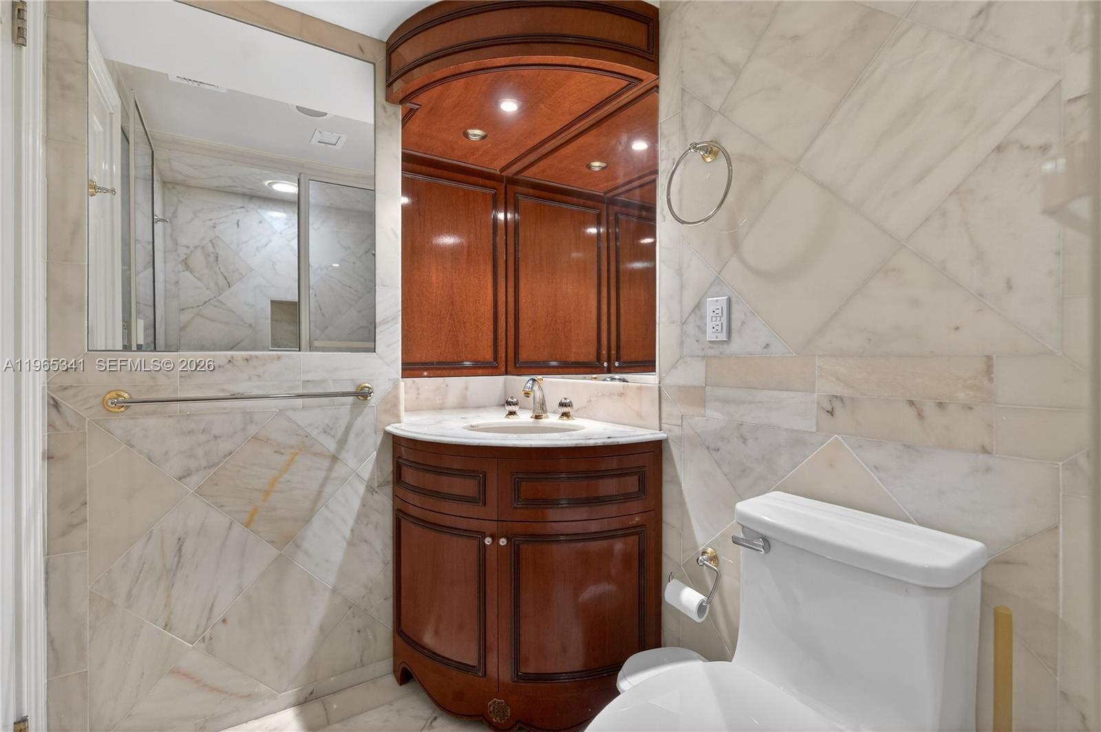 THE CARRIAGE CLUB SOUTH - Residential