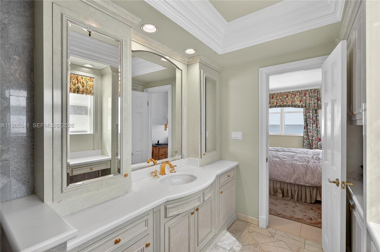 THE CARRIAGE CLUB SOUTH - Residential