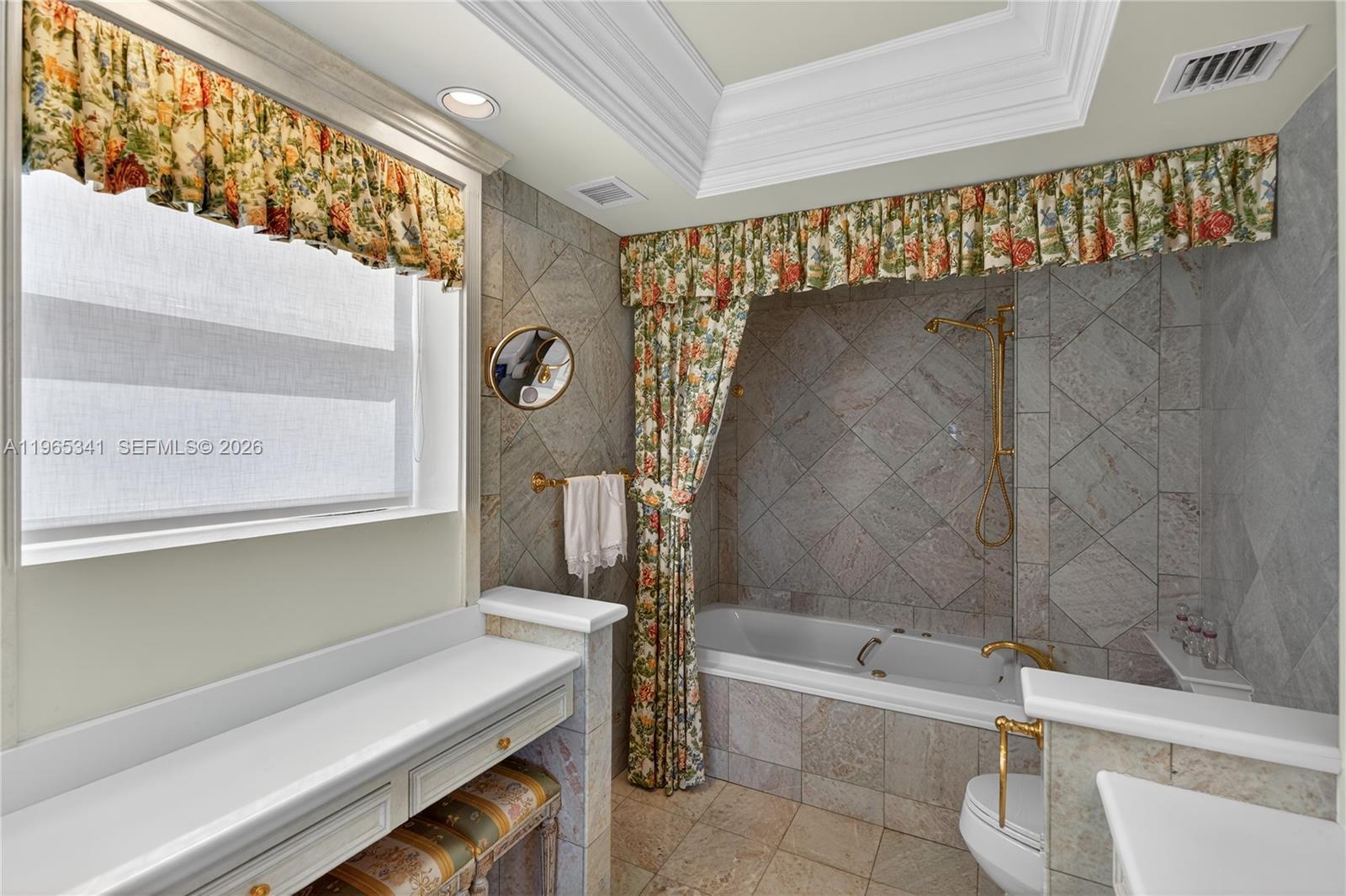 THE CARRIAGE CLUB SOUTH - Residential