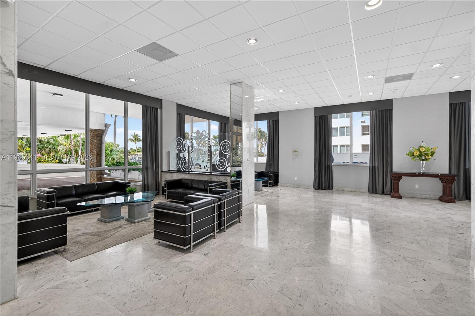 THE CARRIAGE CLUB SOUTH - Residential