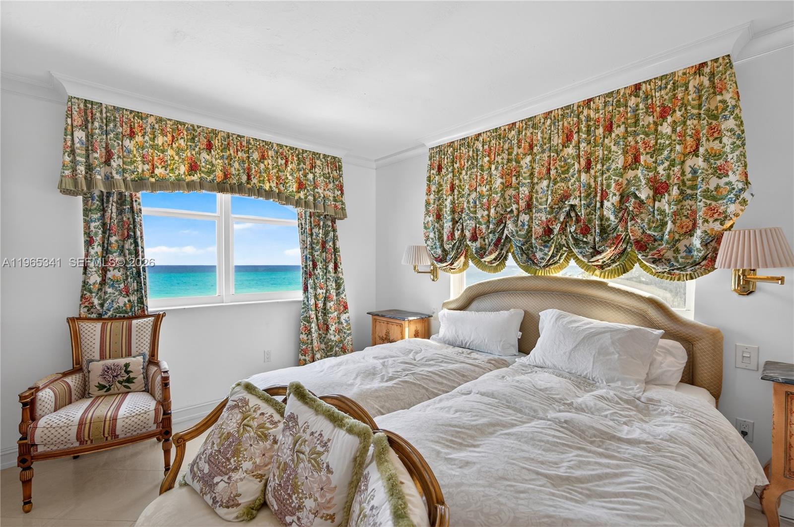 THE CARRIAGE CLUB SOUTH - Residential