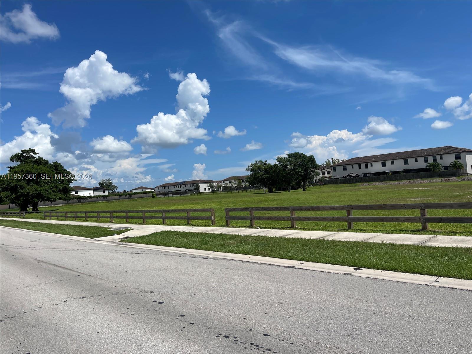 KENDALL ASSEMBLAGE NORTH - Residential