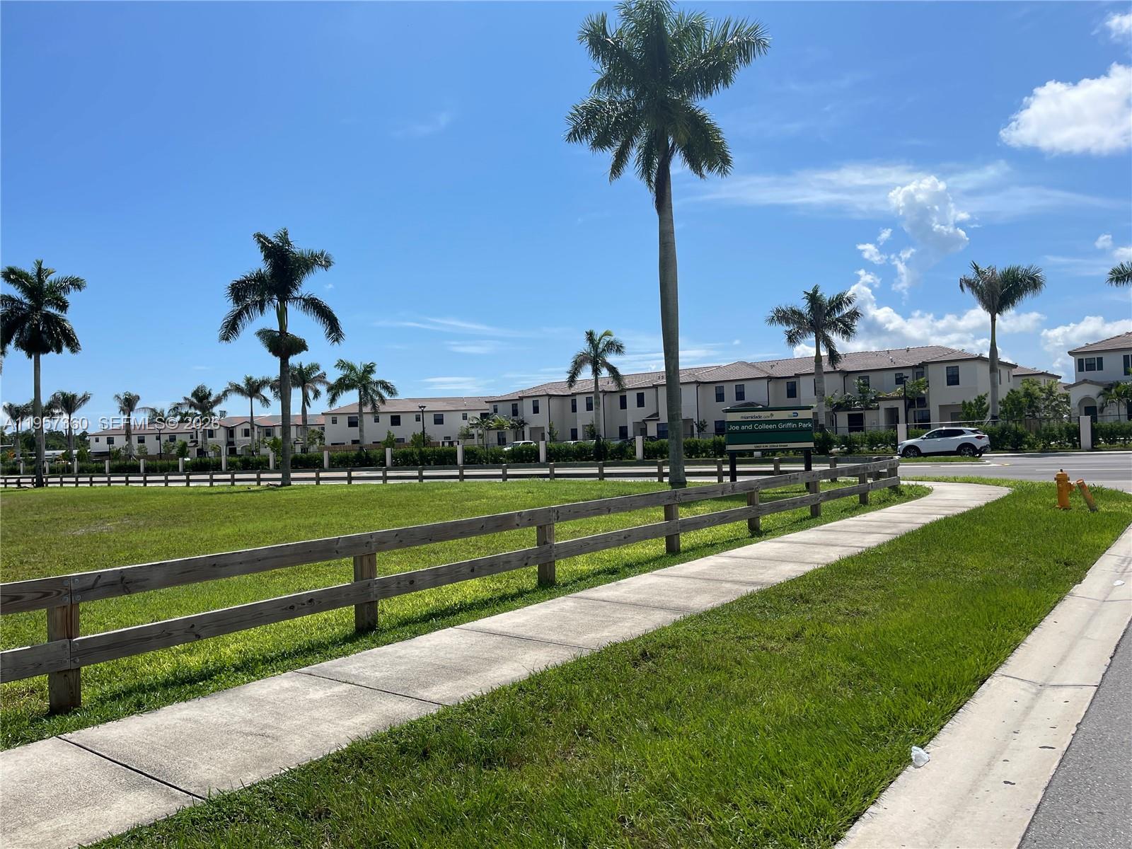 KENDALL ASSEMBLAGE NORTH - Residential