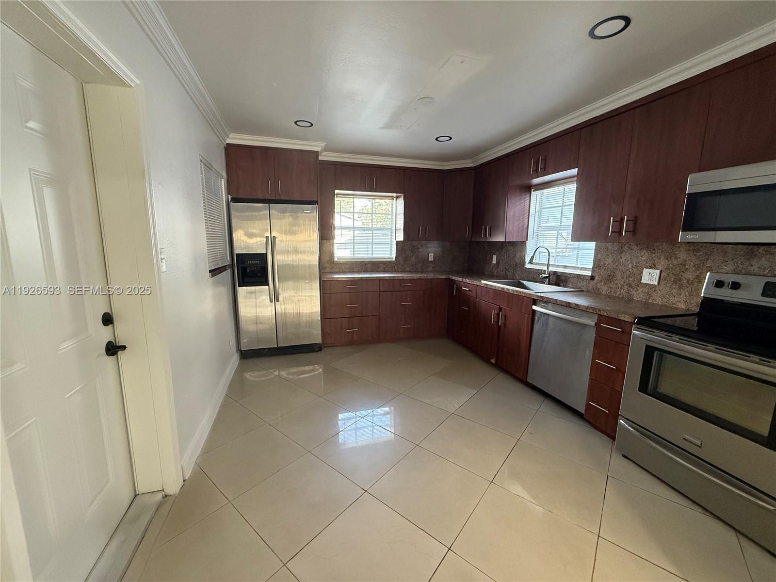 CRESTHAVEN NO 2 - Residential