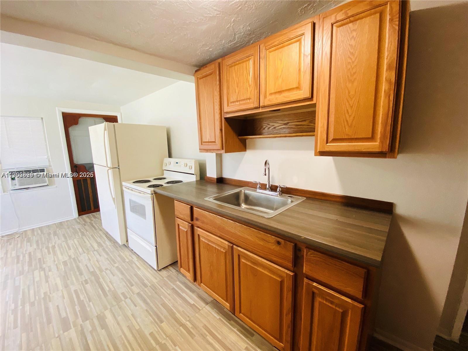 HOLLYWOOD PARK - Residential Income