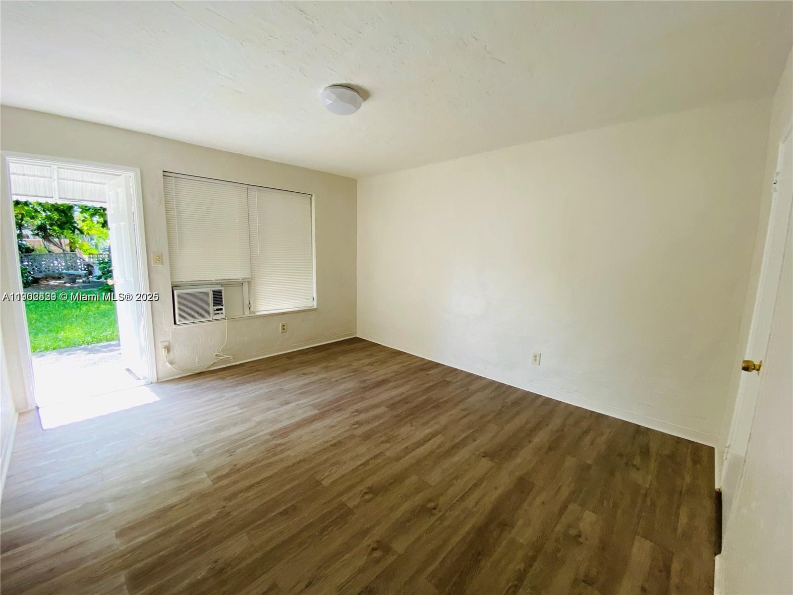 HOLLYWOOD PARK - Residential Income