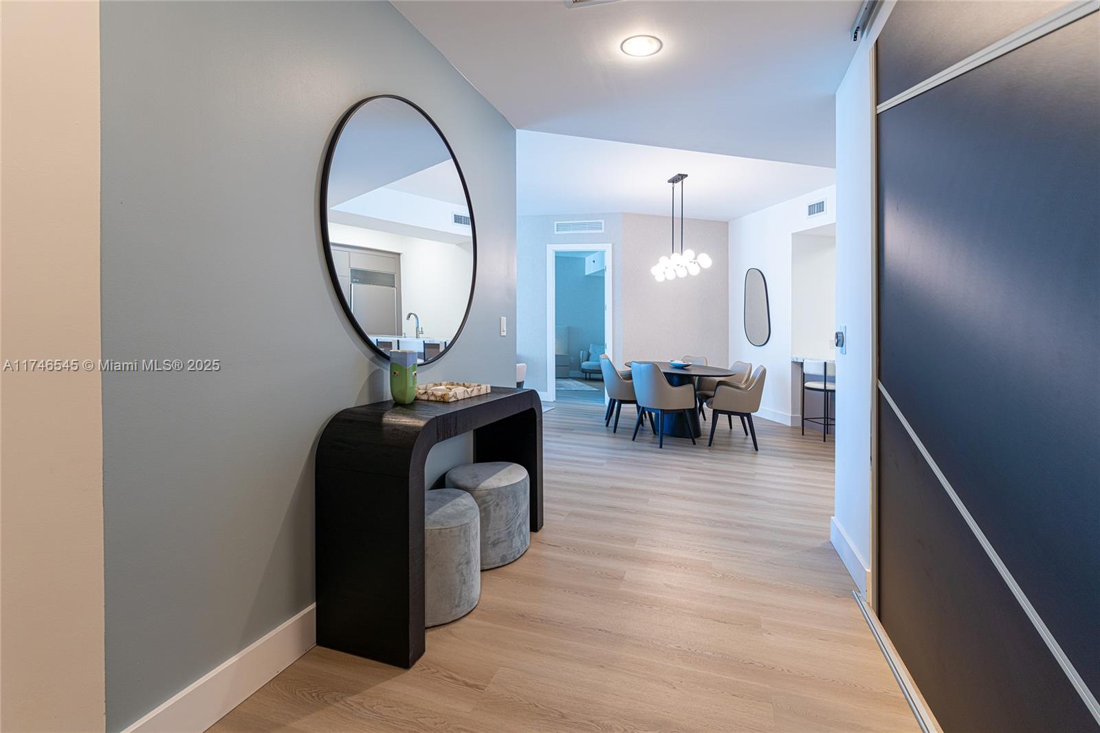 15901 Collins Ave 903