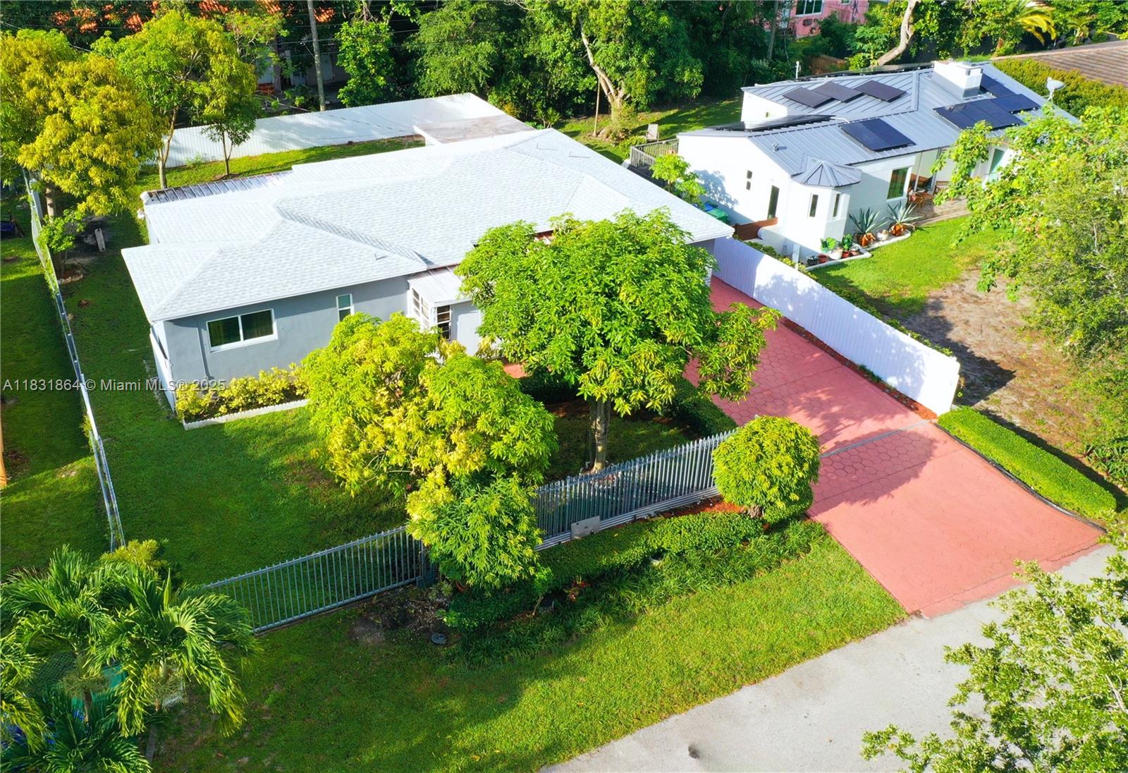 230 NE 48th St