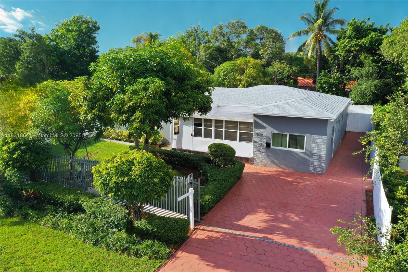 230 NE 48th St, Miami, FL, 33137/$1,075,000 3 230 NE 48th St