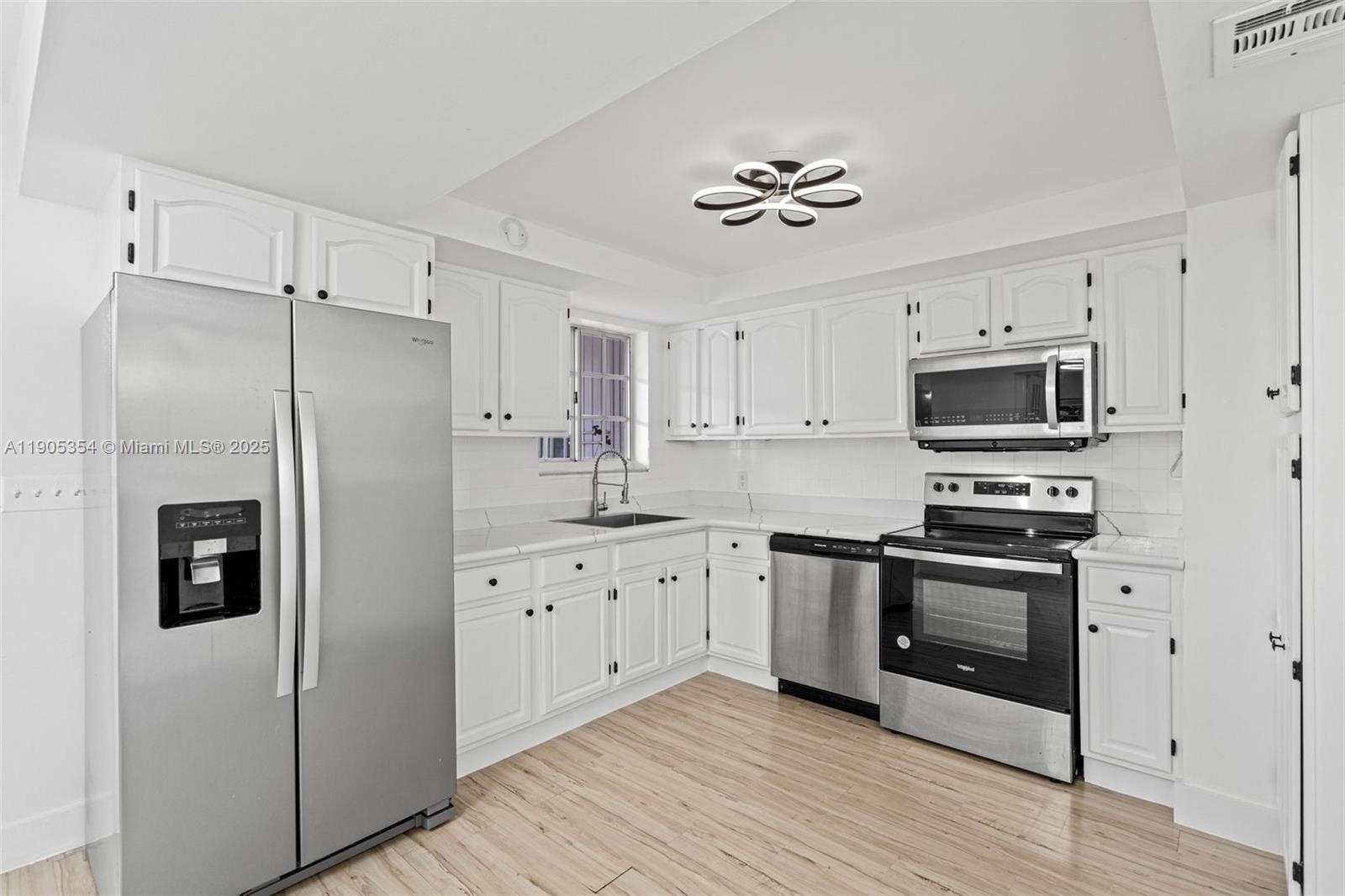 MIAMI GATEWAY - Residential Lease