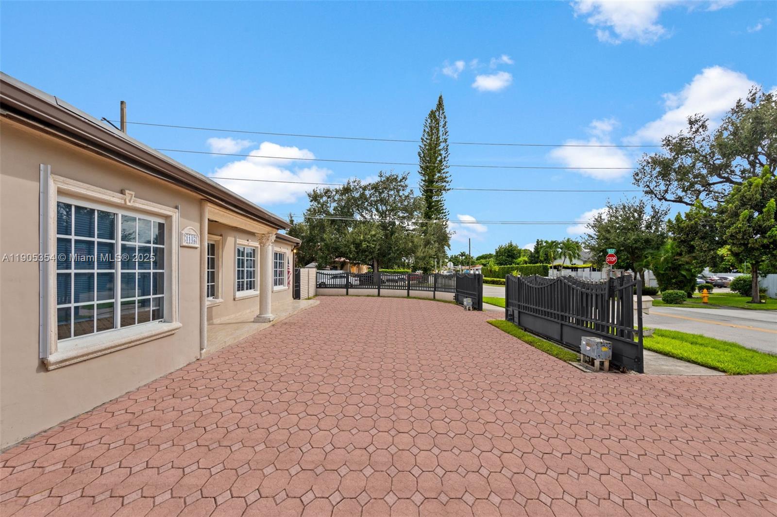 MIAMI GATEWAY - Residential Lease