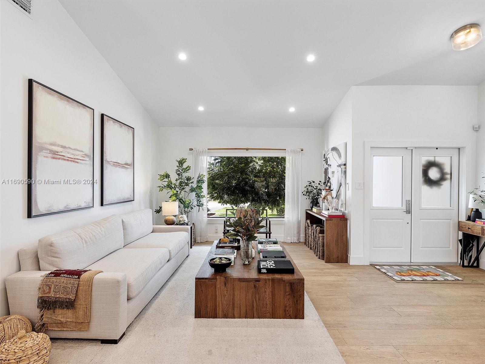 ROSMONT SUB - Residential Lease