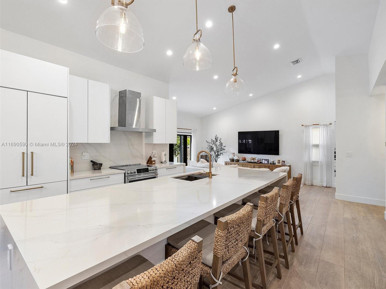 ROSMONT SUB - Residential Lease