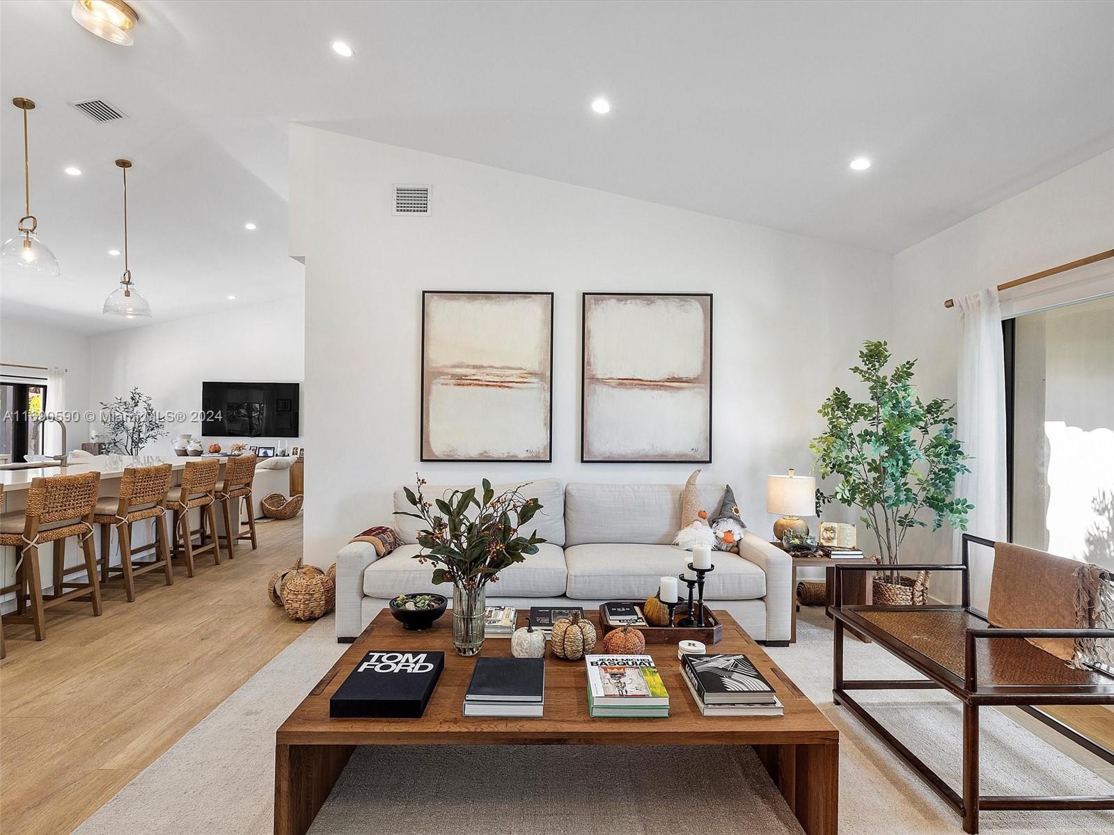 ROSMONT SUB - Residential Lease