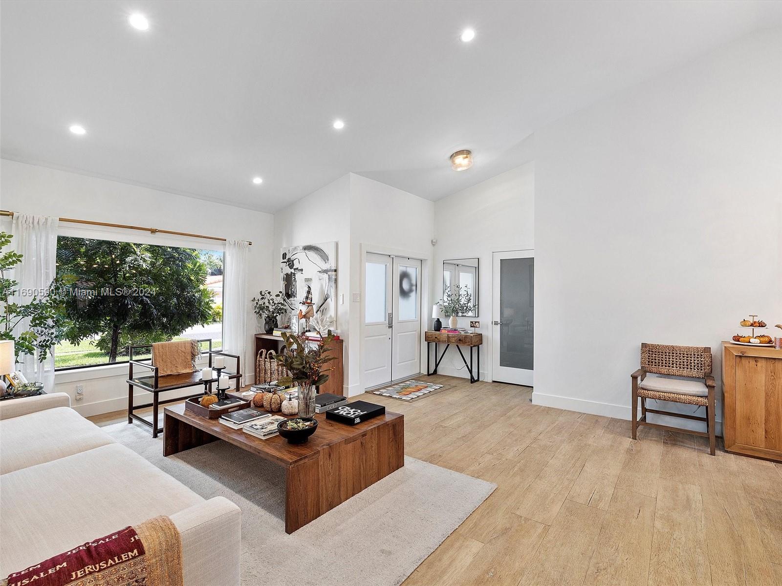 ROSMONT SUB - Residential Lease