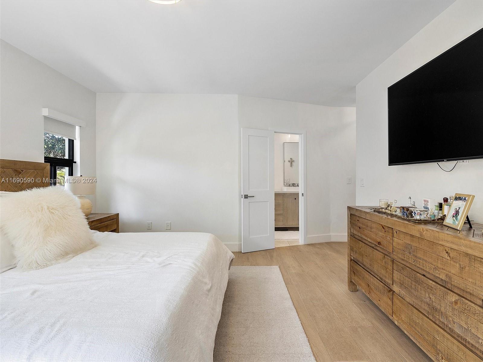 ROSMONT SUB - Residential Lease