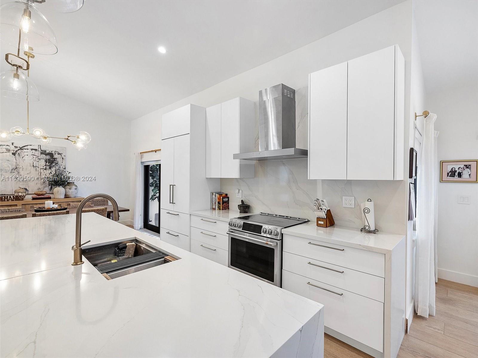 ROSMONT SUB - Residential Lease