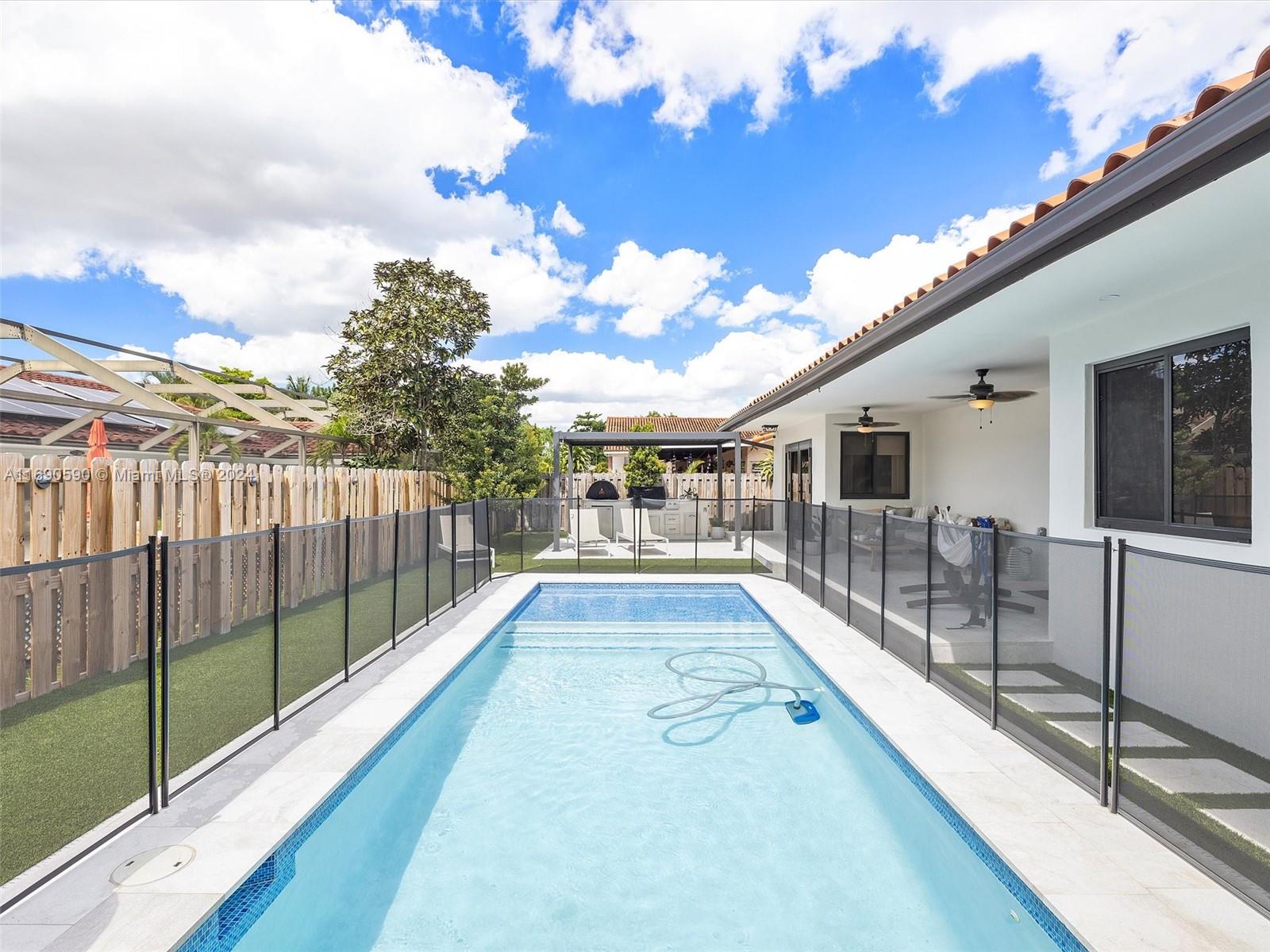 ROSMONT SUB - Residential Lease