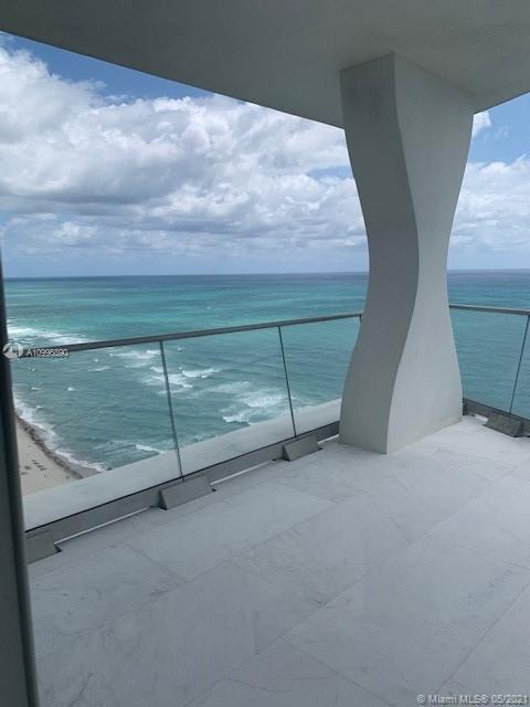 JADE SIGNATURE CONDO - Residential