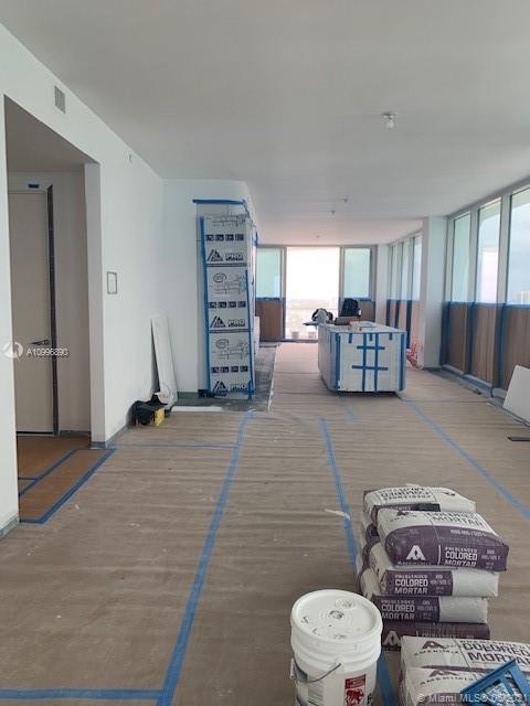 JADE SIGNATURE CONDO - Residential