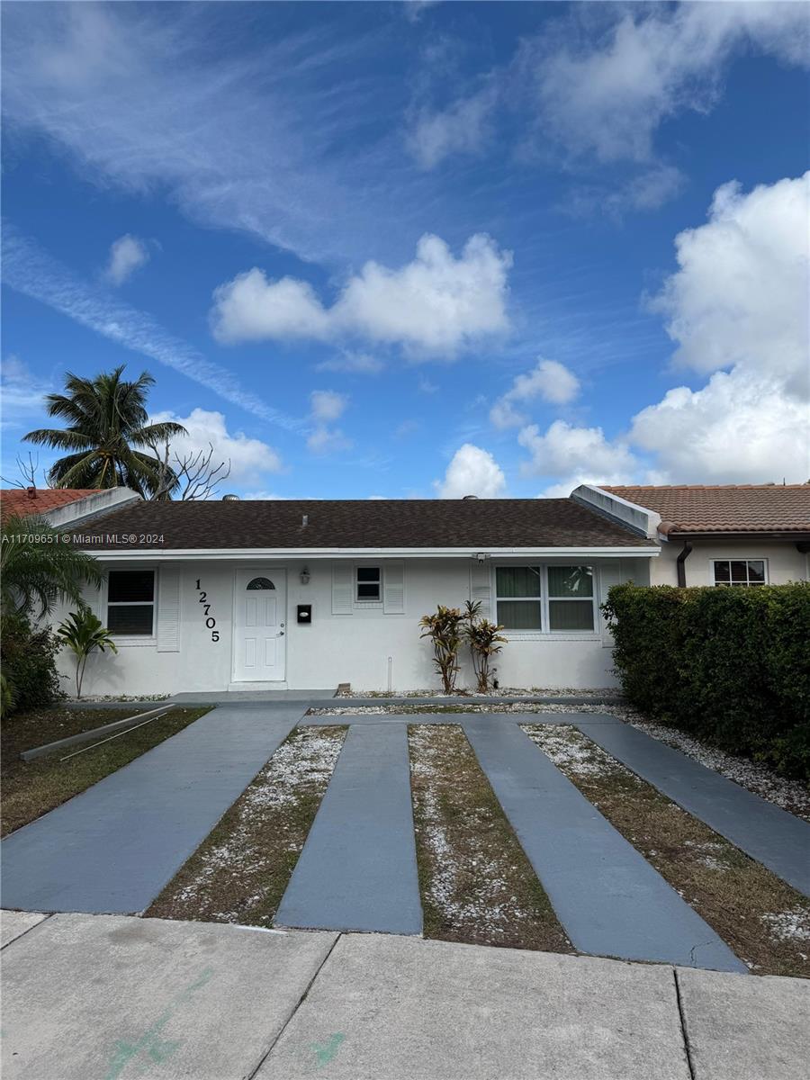 12705 Sw 54th St, Miami, Broward County, Florida - 3 Bedrooms  
2 Bathrooms - 