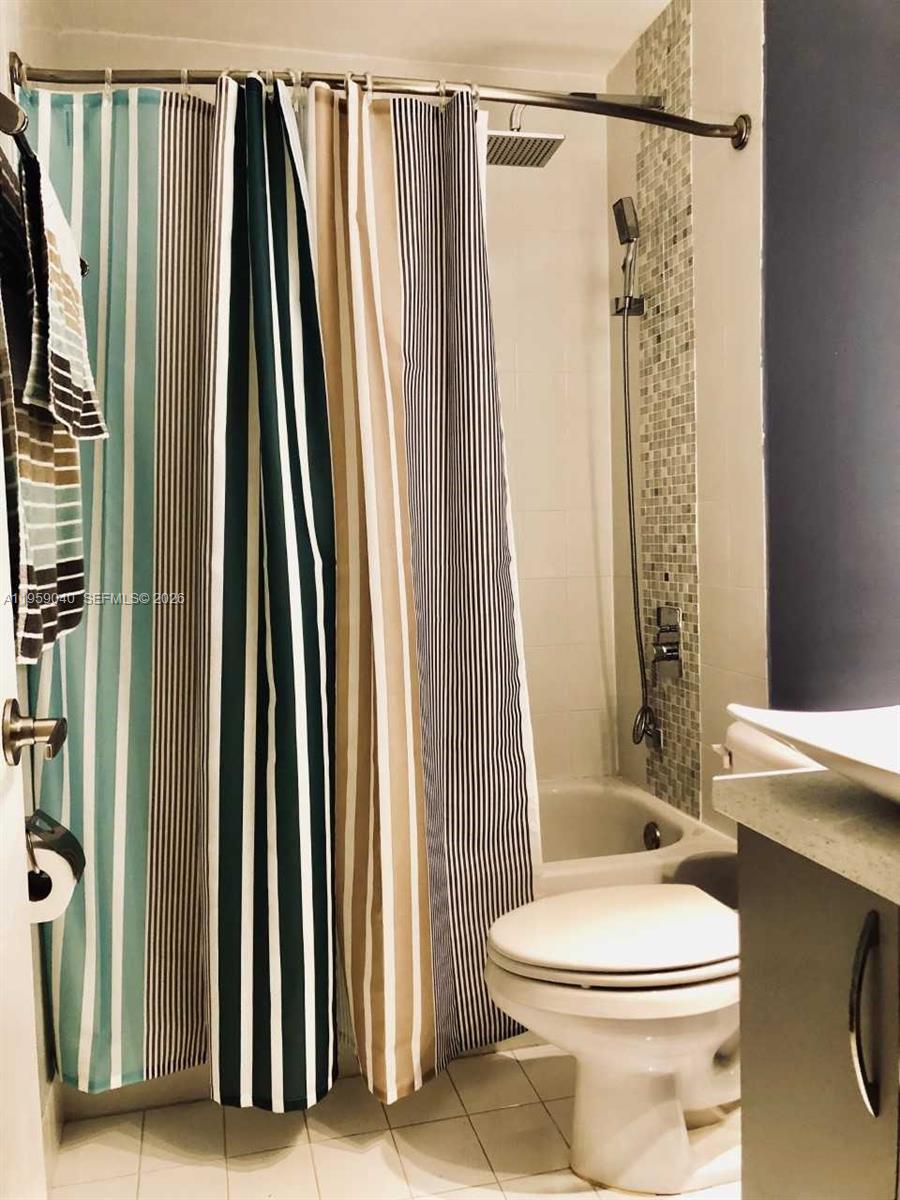 VISTA ALEGRE TOWNHOMES VI - Residential Lease