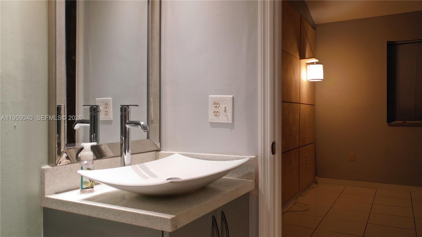 VISTA ALEGRE TOWNHOMES VI - Residential Lease