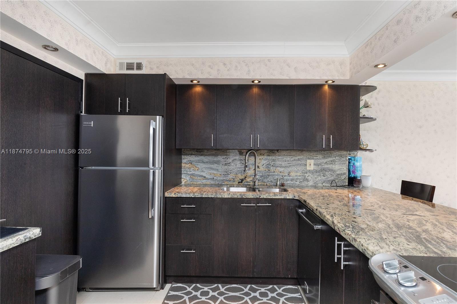 PARKER DORADO CONDO - Residential