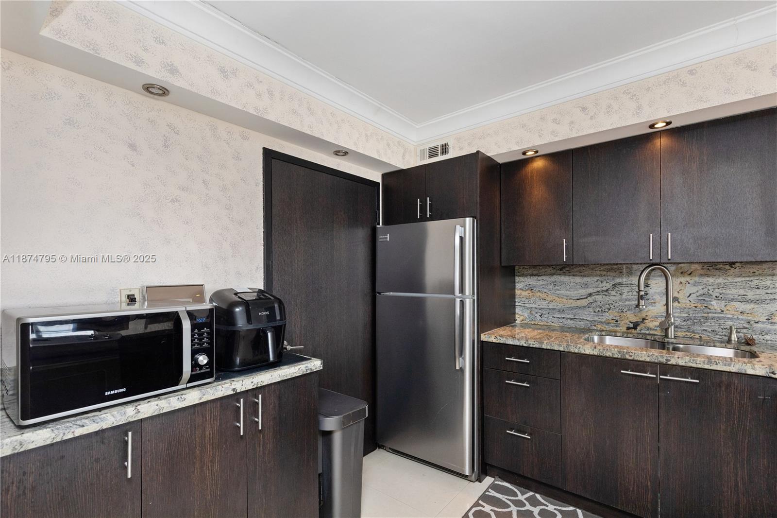 PARKER DORADO CONDO - Residential