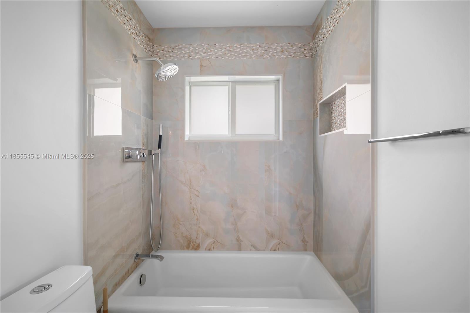 DELRAY VILLAS 5 - Residential