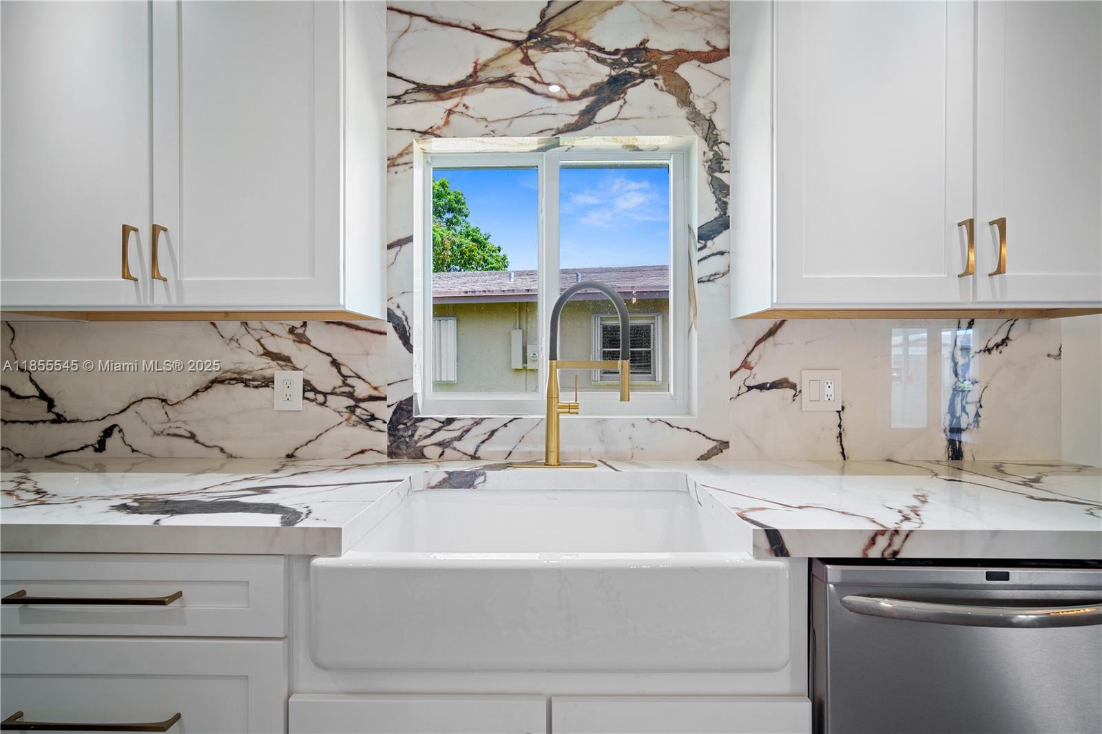 DELRAY VILLAS 5 - Residential