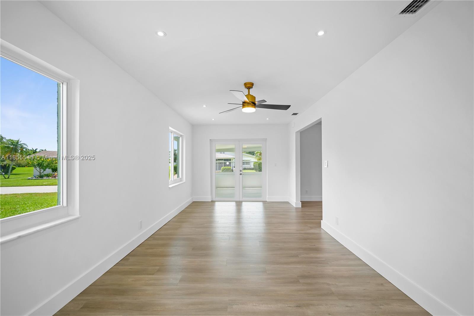 DELRAY VILLAS 5 - Residential