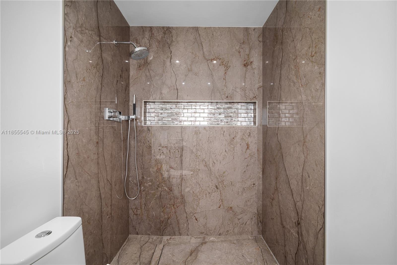 DELRAY VILLAS 5 - Residential