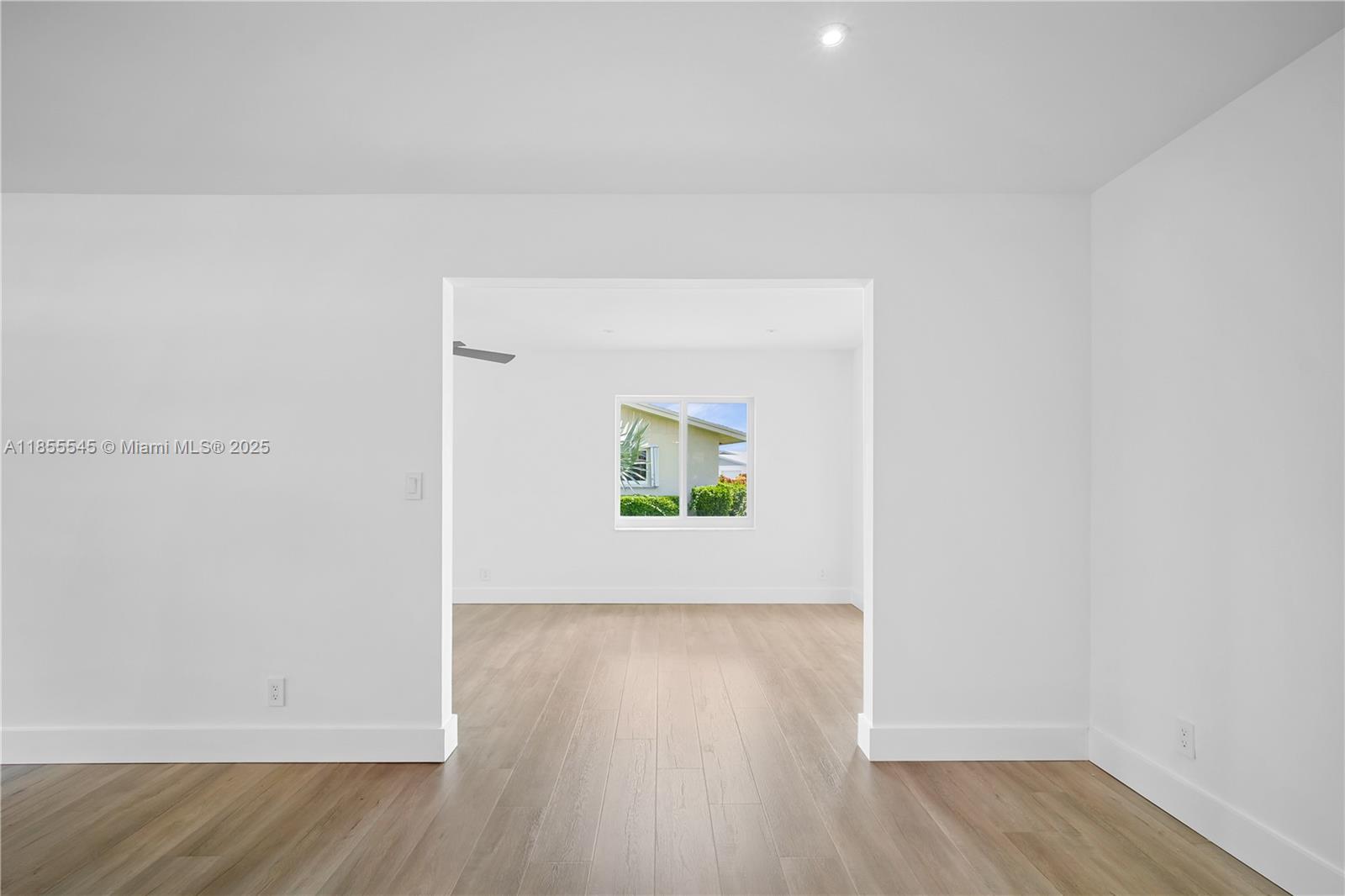 DELRAY VILLAS 5 - Residential