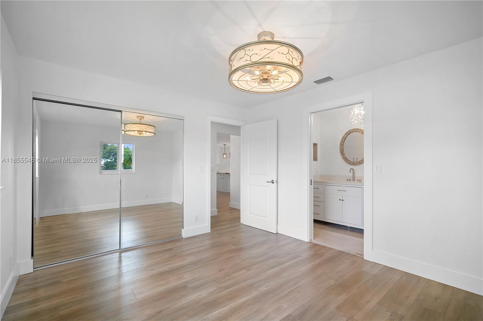 DELRAY VILLAS 5 - Residential