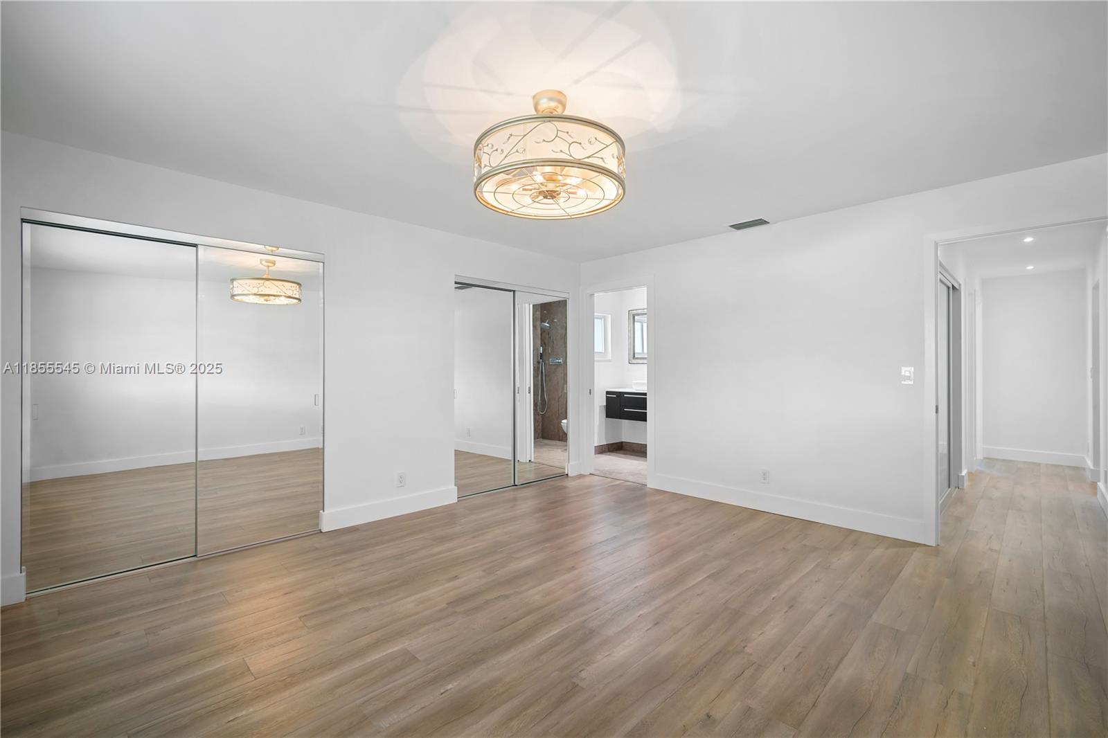 DELRAY VILLAS 5 - Residential