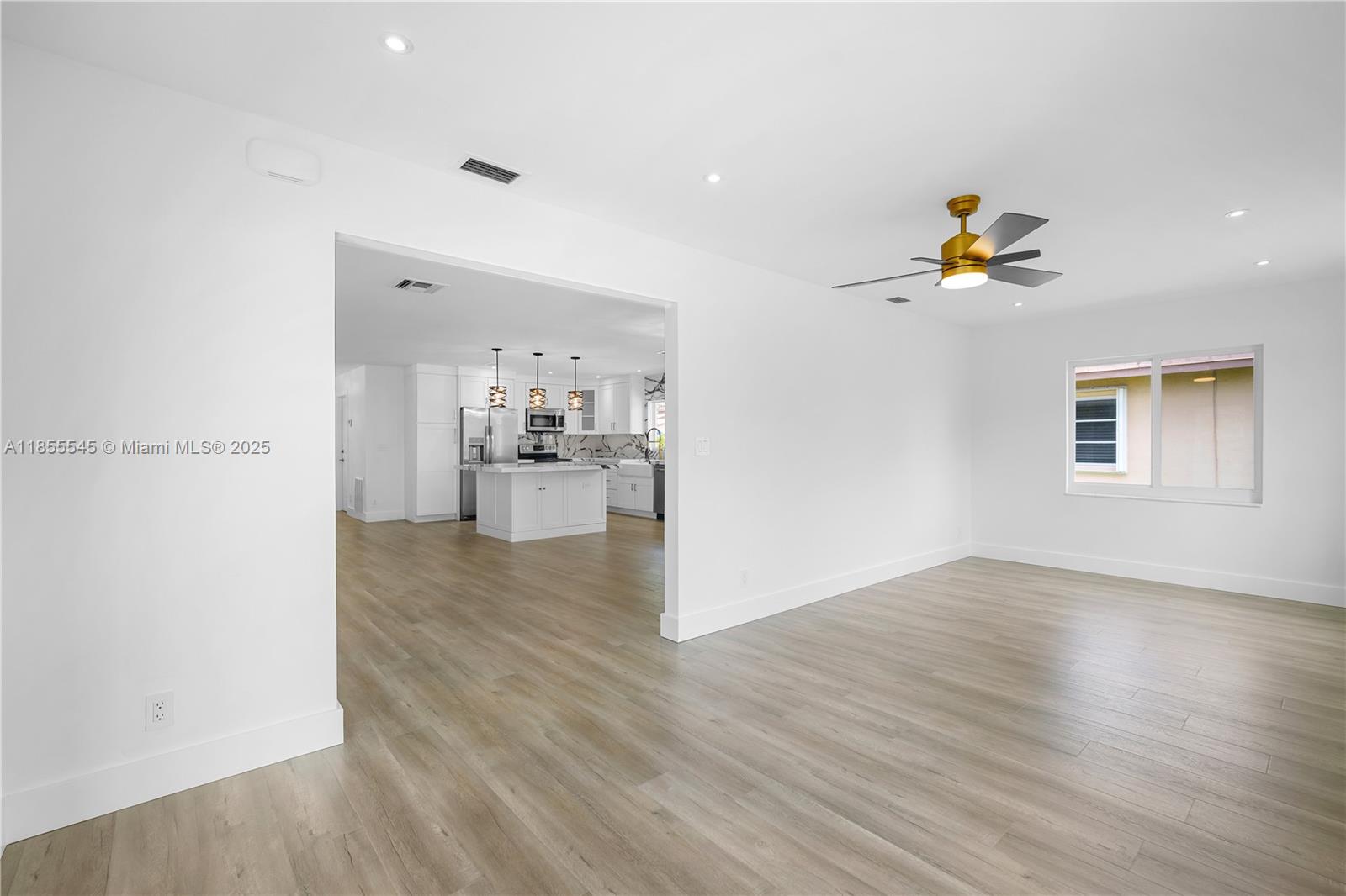 DELRAY VILLAS 5 - Residential