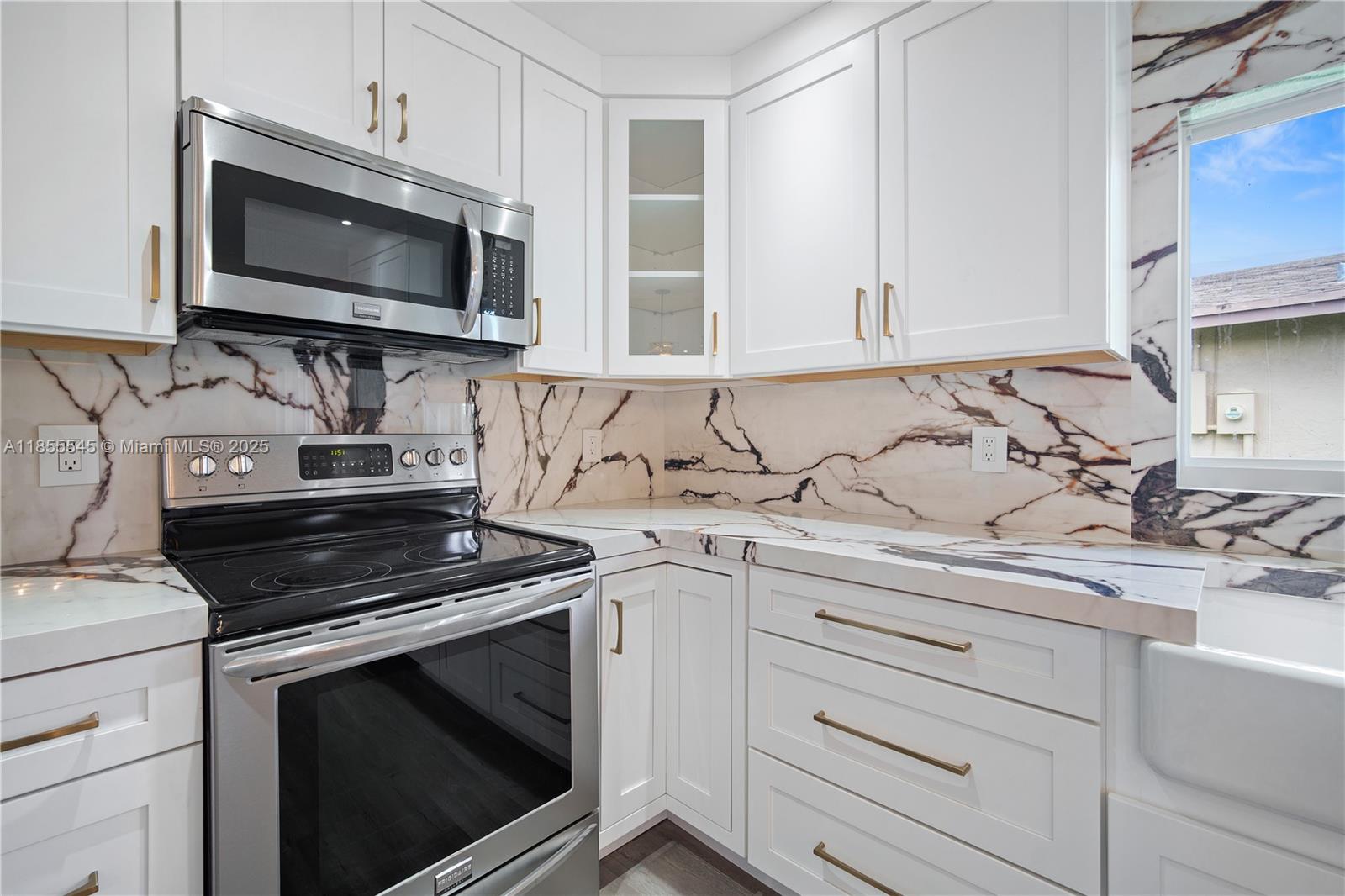 DELRAY VILLAS 5 - Residential