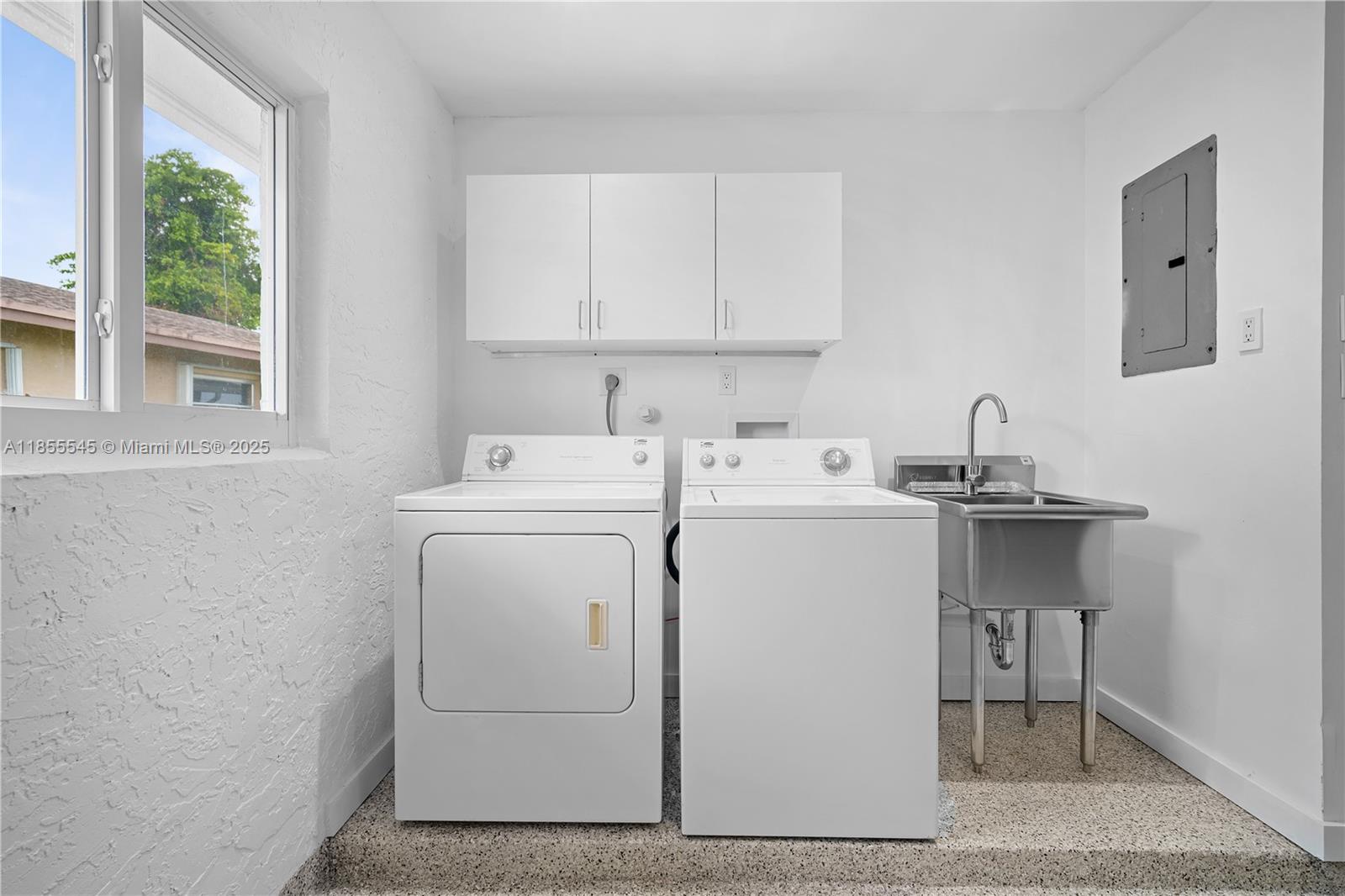 DELRAY VILLAS 5 - Residential