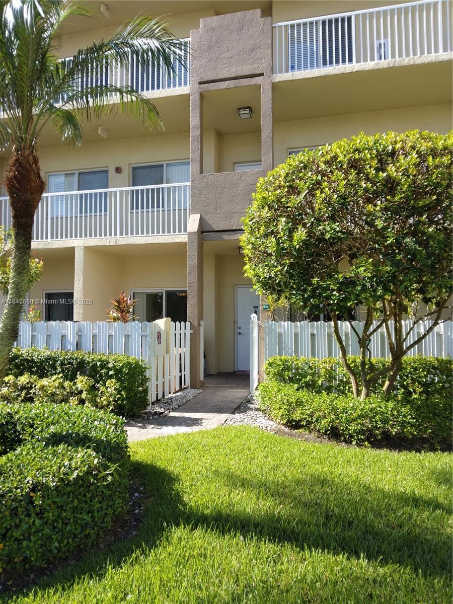 SOUTHAMPTON CONDOMINIUM - Residential