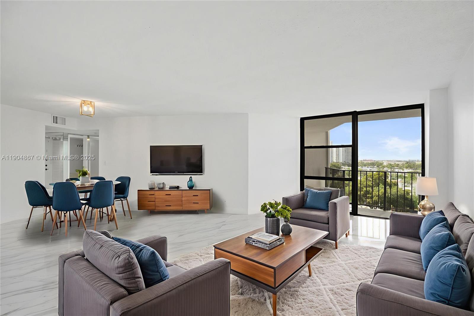 1000 Parkview Dr 811