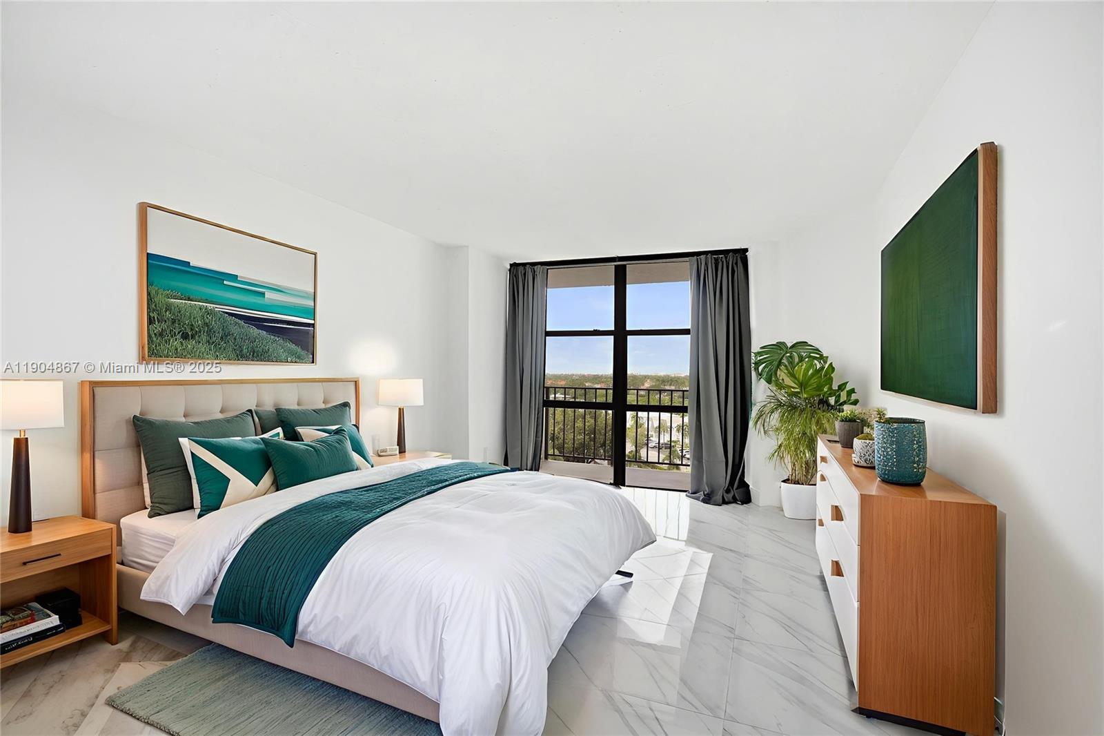 1000 Parkview Dr 811