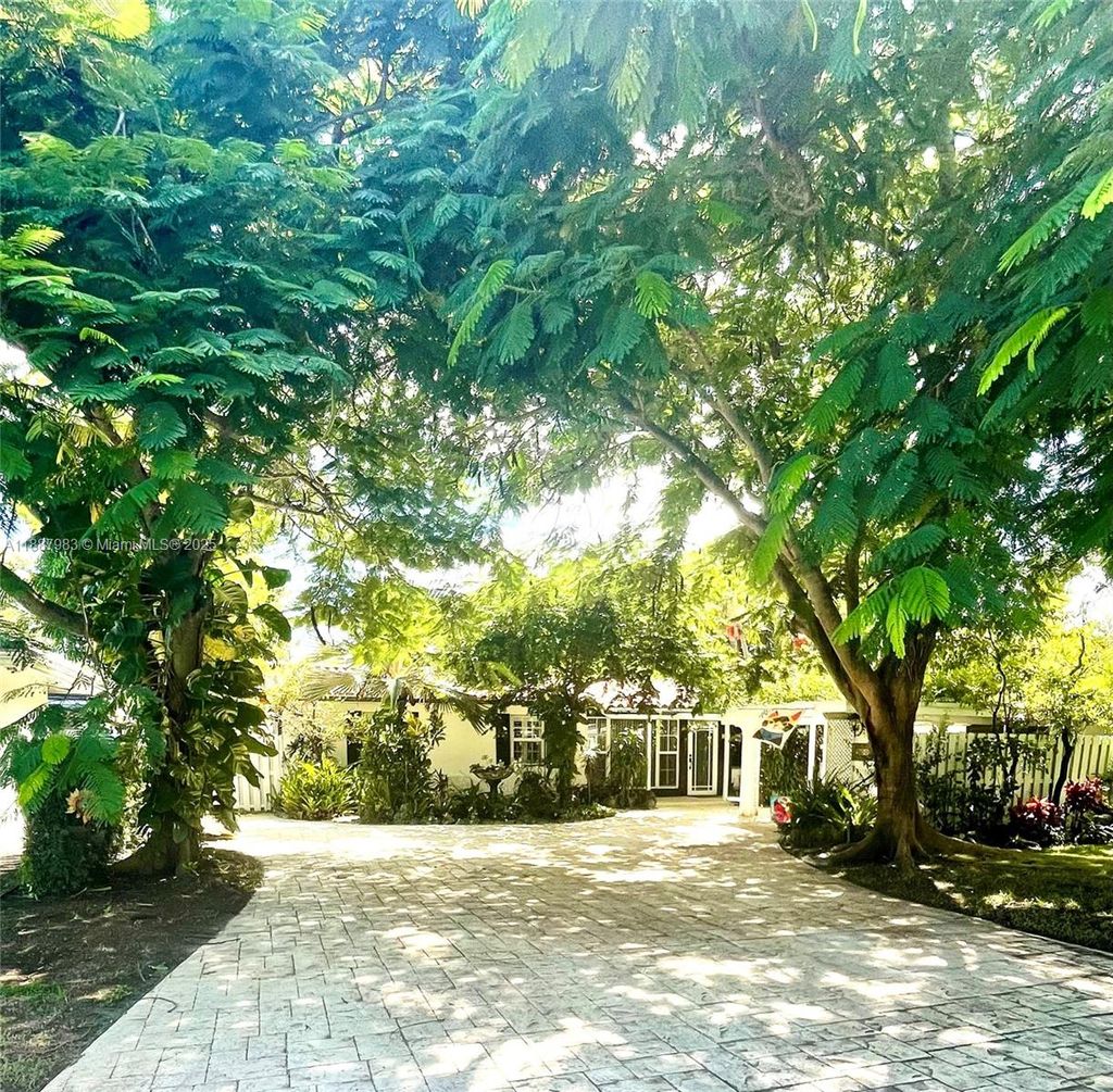 Photo of 500 NE 27th Dr #0, Wilton Manors, FL 33334 (MLS # A11887983)